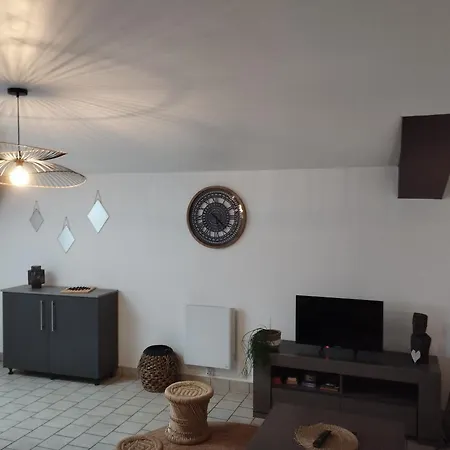 Pavatou Apartment
